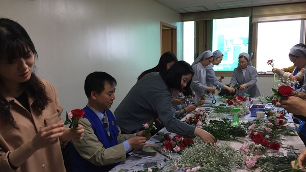aT가 화훼사업센터 내 꽃문화체험관을 통해 지역사회와 연계한 꽃문화 확산을 꾀하고 있다. aT 제공