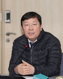 김경호 사장이 지난 20일 공사 업무계획 설명회에서 기자들의 질문에 답하고 있다. 서울시농수산식품공사 제공