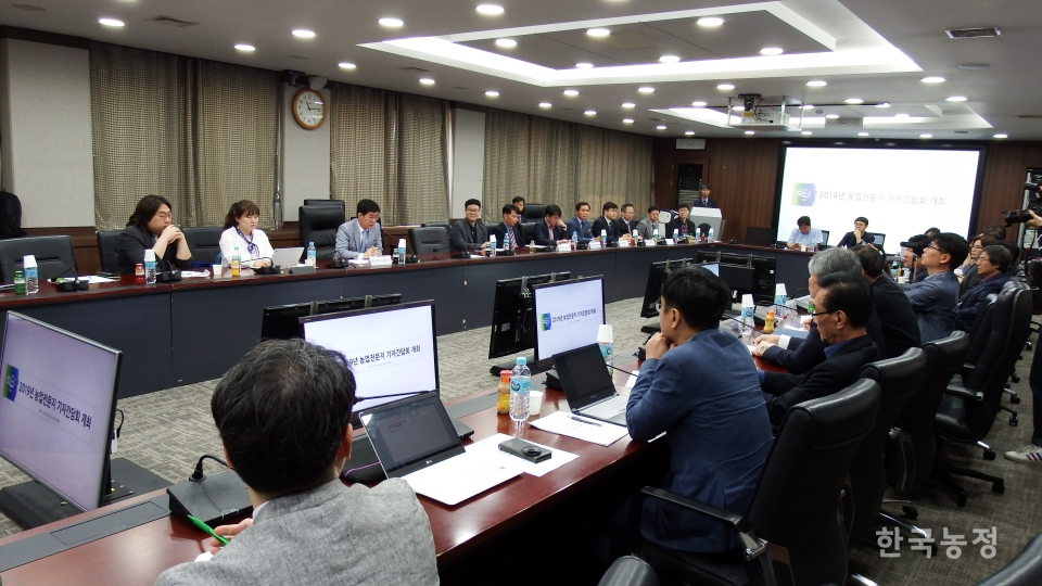 한국마사회는 지난 10일 경기도 과천시 마사회 본관에서 농식품전문지 기자간담회를 열고 올해 사업구상을 밝혔다.