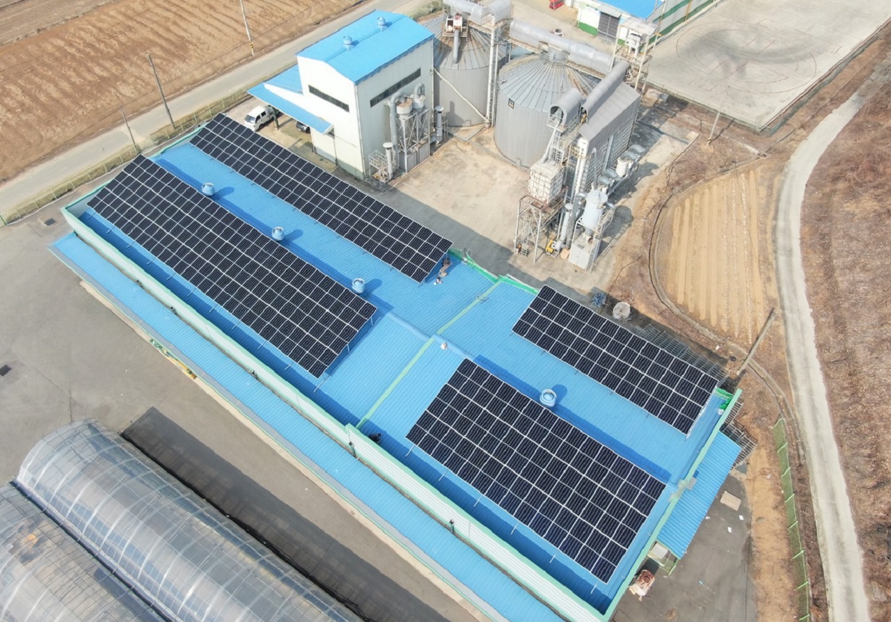 청산농협 RPC 지붕에 설치된 태양광발전소. 농협중앙회 제공