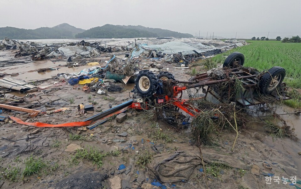 지난 7월 물에 잠긴 충남 청양군 청남면 인양뜰 일대 모습. 한승호 기자