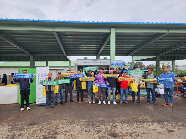 제주특별자치도 농업기술원 제주농업기술센터는 9일 열린 농업기계 안전이용 교육을 시작으로 '농업인 안전365 캠페인'을 전개한다고 밝혔다. 제주특별자치도 농업기술원 제공