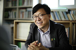 하승수 대표. 변호사 및 공인회계사. 1990년대 중반부터 다양한 시민사회운동에 참여해 왔다. 현재는 농촌·농업·농민을 옹호하는 공익법률단체인 ‘공익법률센터 농본’ 대표, 예산감시운동 단체인 ‘세금도둑잡아라’ 공동대표 등으로 활동하고 있다.