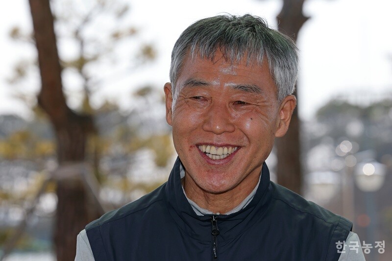 8년 전 뇌출혈로 쓰러졌던 이효신 전 전농 부의장은 농민운동과 전봉준투쟁단 활동에 대해 “전혀 후회하지 않는다”고 말하며 밝게 웃었다. 한승호 기자