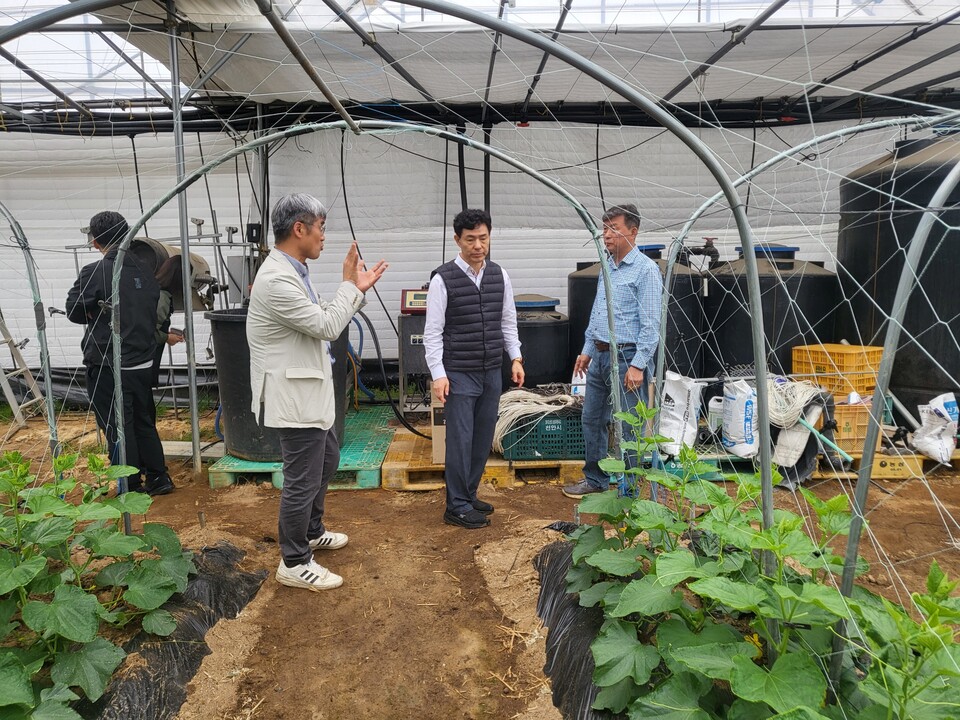 가축분뇨발효액, 제도적 지원 늘려야 활용 확산 - 뉴스 썸네일 이미지