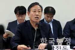발제 박진도 국민총행복전환포럼 이사장.