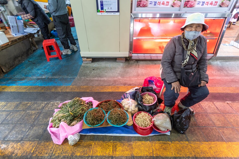 장에 나오는 즐거움이 얼굴의 표정에서 느껴진다. 류관희 작가