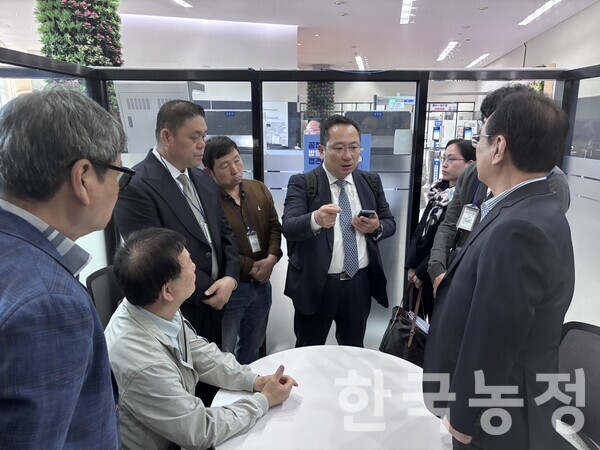 대한산란계협회가 8일 공정거래위원회에서 계란 소의회를 앞두고, 관련 사항에 대해 논의하고 있다.
