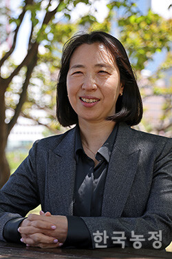 이수미 소장은 농민수당에 대해 “농민수당은 농민의 자긍심이라고 생각합니다. 농민으로 살아온 삶을 사회가 보상하고, ‘당신은 중요한 존재’라고 말해주는 정책"이라고 말했다. 한승호 기자